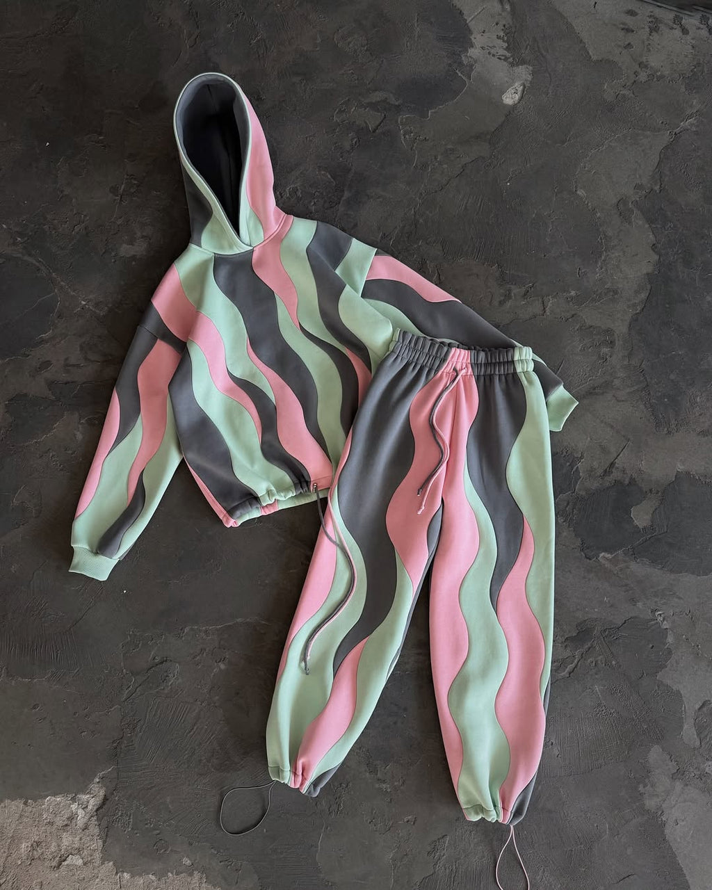 The Mint Blush Wave Set