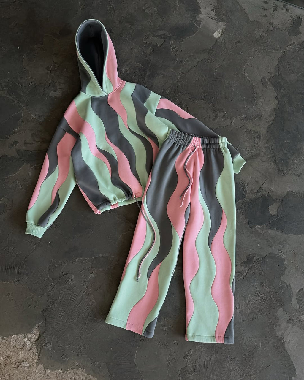 The Mint Blush Wave Set