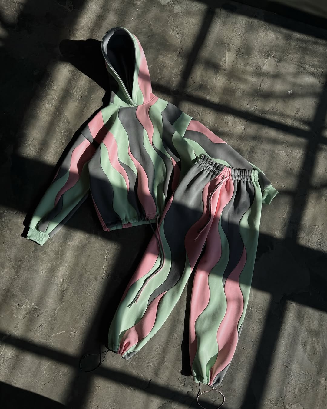 The Mint Blush Wave Set