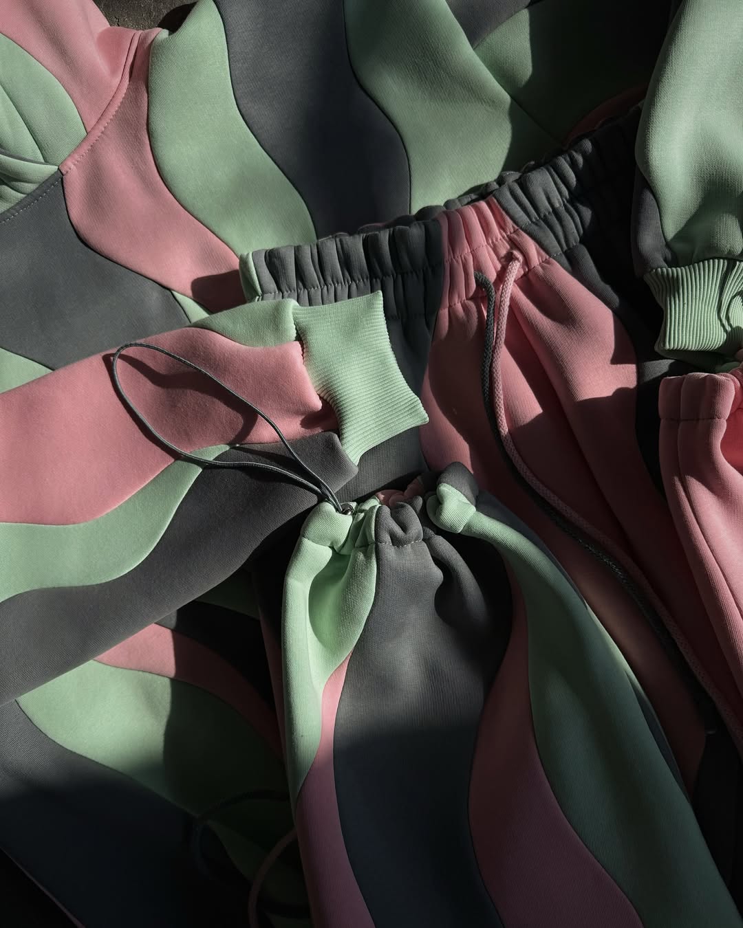 The Mint Blush Wave Set